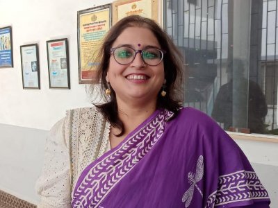 प्रो स्नेहा गोळे